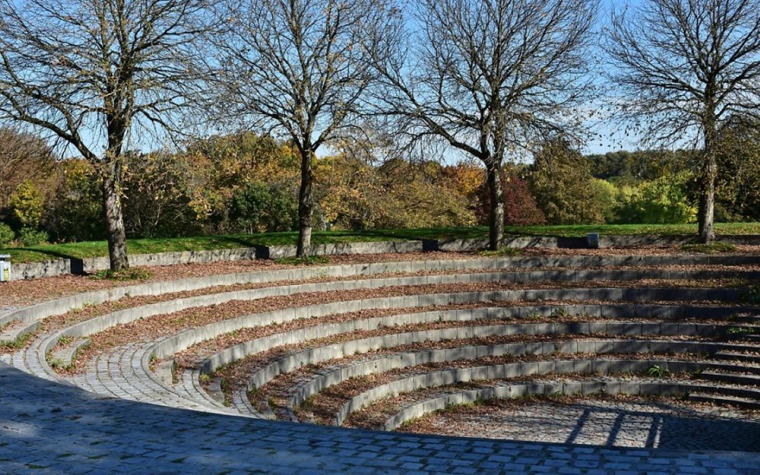 Também o teatro nos põe a pensar