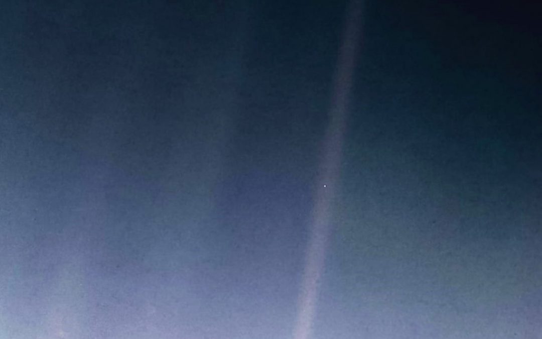 The pale blue dot – O ponto azul pálido